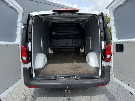 Mercedes Vito 114 CDI 136 PK / L2H1 / AIRCO / CRUISE / CAMERA / NAVI / TREKHAAK ActivLease financial lease