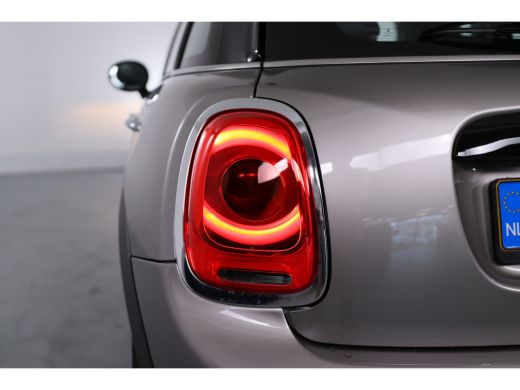 Mini Mini 1.5 Cooper Business Edition | Automaat | Climate control | Cruise control | Dealer onderhouden | ActivLease financial lease