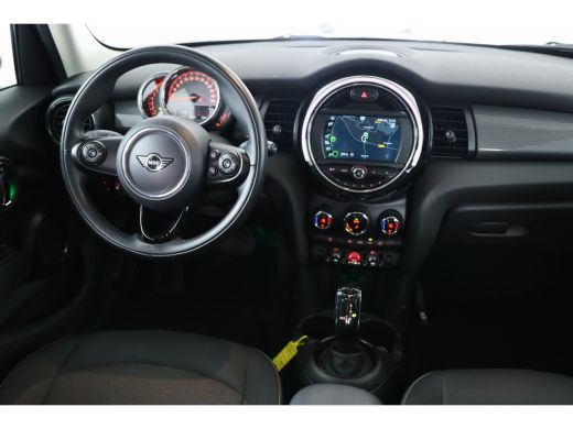 Mini Mini 1.5 Cooper Business Edition | Automaat | Climate control | Cruise control | Dealer onderhouden | ActivLease financial lease