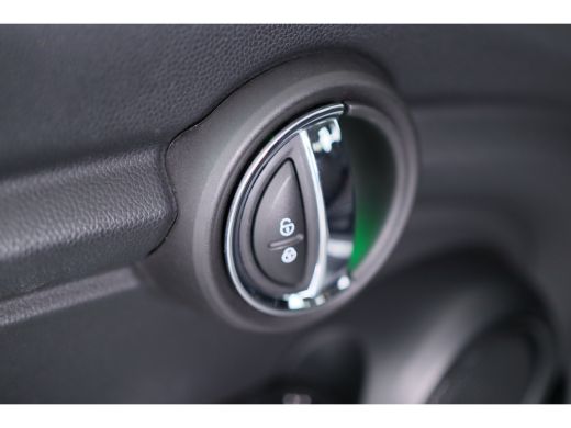 Mini Mini 1.5 Cooper Business Edition | Automaat | Climate control | Cruise control | Dealer onderhouden | ActivLease financial lease