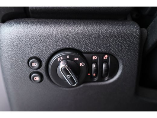Mini Mini 1.5 Cooper Business Edition | Automaat | Climate control | Cruise control | Dealer onderhouden | ActivLease financial lease