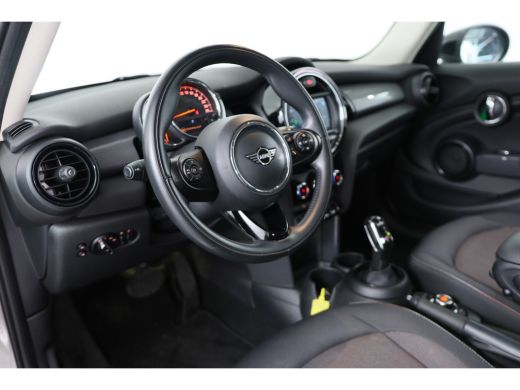 Mini Mini 1.5 Cooper Business Edition | Automaat | Climate control | Cruise control | Dealer onderhouden | ActivLease financial lease