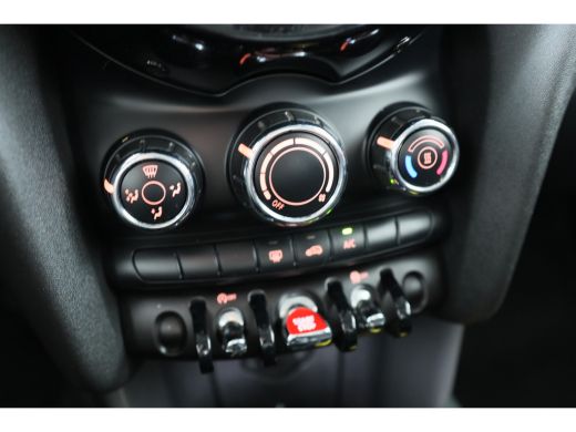 Mini Mini 1.5 One First | Dealer Onderhouden! | Airco | Parkeersensoren | Lichtmetalen Velgen | Bluetooth |... ActivLease financial lease