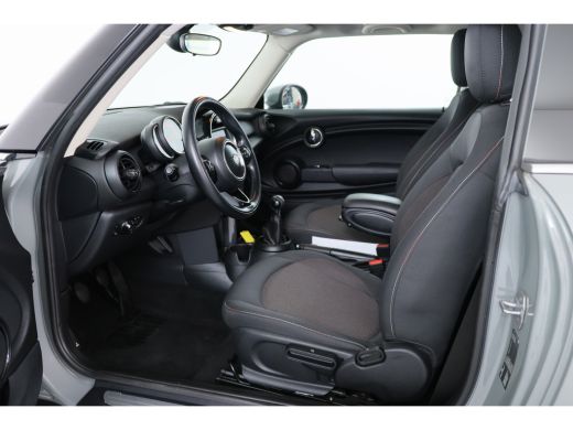 Mini Mini 1.5 One First | Dealer Onderhouden! | Airco | Parkeersensoren | Lichtmetalen Velgen | Bluetooth |... ActivLease financial lease