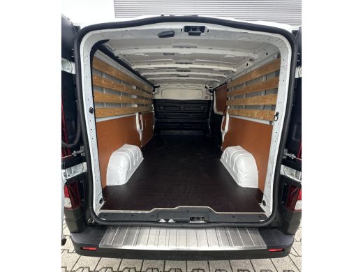 Nissan NV300 2.0 dCi 120 L2H1 ActivLease financial lease