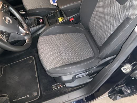 Opel Grandland X 1.2 Turbo Online Edition | TREKHAAK | PARKEERSENSOREN V+A | CLIMA | 17'' LICHTMETALEN VELGEN | NA... ActivLease financial lease