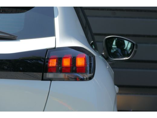 Peugeot 208 1.2 PURETECH 100PK ACTIVE PACK NAVI / AIRCO / 16''LMV / CRUISECONTROL / BLUETOOTH / 1E EIGENAAR !! ActivLease financial lease