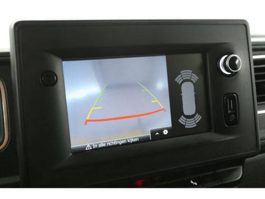 Renault Master T33 2.3 dCi L2H2 150PK Camera Cruise Carplay LED Airco Navigatie Trekhaak 3 Persoons PDC ActivLease financial lease