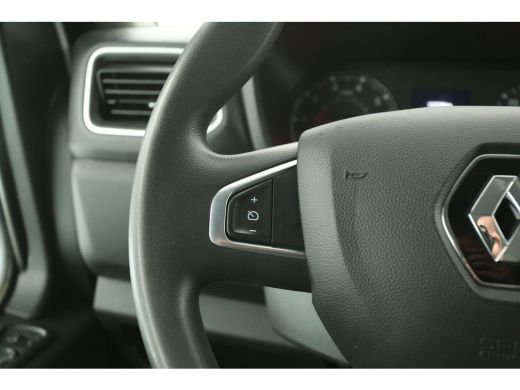 Renault Master T33 2.3 dCi L2H2 150PK Camera Cruise Carplay LED Airco Navigatie Trekhaak 3 Persoons PDC ActivLease financial lease