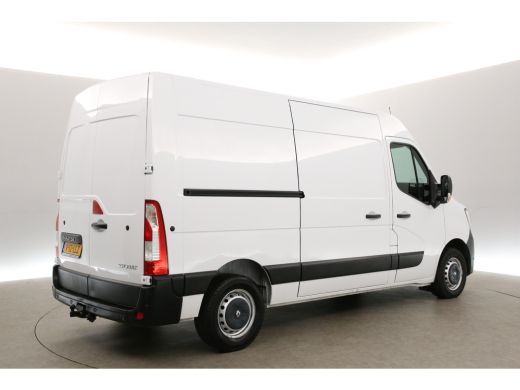 Renault Master T33 2.3 dCi L2H2 150PK Camera Cruise Carplay LED Airco Navigatie Trekhaak 3 Persoons PDC ActivLease financial lease