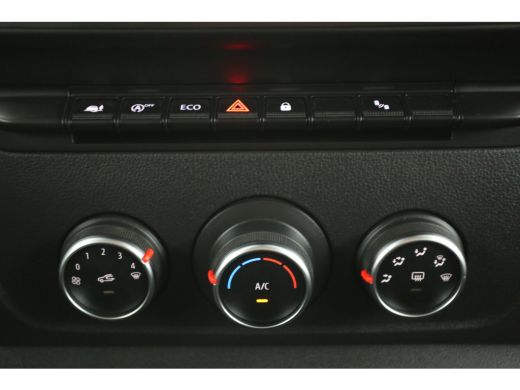 Renault Master T33 2.3 dCi L2H2 150PK Camera Cruise Carplay LED Airco Navigatie Trekhaak 3 Persoons PDC ActivLease financial lease