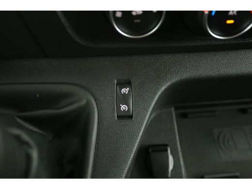 Renault Master T33 2.3 dCi L2H2 150PK Camera Cruise Carplay LED Airco Navigatie Trekhaak 3 Persoons PDC ActivLease financial lease