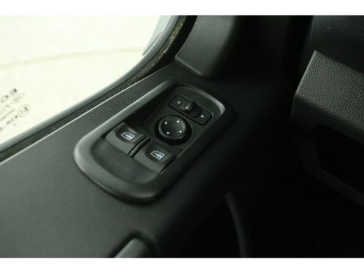 Renault Master T33 2.3 dCi L2H2 150PK Camera Cruise Carplay LED Airco Navigatie Trekhaak 3 Persoons PDC ActivLease financial lease