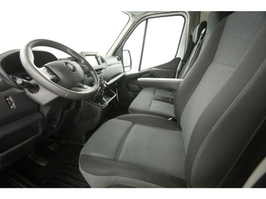 Renault Master T33 2.3 dCi L2H2 150PK Camera Cruise Carplay LED Airco Navigatie Trekhaak 3 Persoons PDC ActivLease financial lease