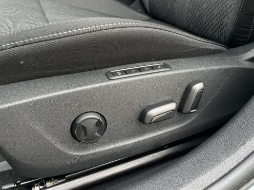 Skoda Octavia Combi 1.5 e-TSI Business Edition Plus | Trekhaak | Head-Up | Carplay | LED | Sfeerverl. | Camera ... ActivLease financial lease