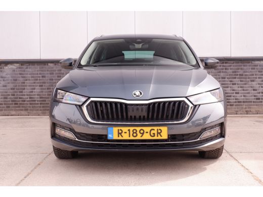 Skoda Octavia Combi 1.5 e-TSI Business Edition Plus | Trekhaak | Head-Up | Carplay | LED | Sfeerverl. | Camera ... ActivLease financial lease