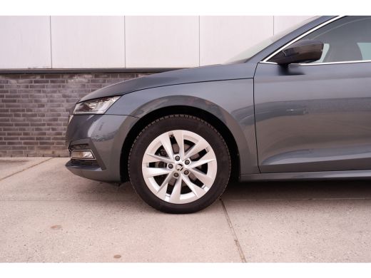 Skoda Octavia Combi 1.5 e-TSI Business Edition Plus | Trekhaak | Head-Up | Carplay | LED | Sfeerverl. | Camera ... ActivLease financial lease