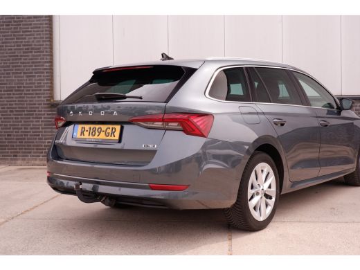 Skoda Octavia Combi 1.5 e-TSI Business Edition Plus | Trekhaak | Head-Up | Carplay | LED | Sfeerverl. | Camera ... ActivLease financial lease