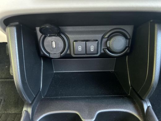 Suzuki Swift 1.2 Style Smart Hybrid ActivLease financial lease