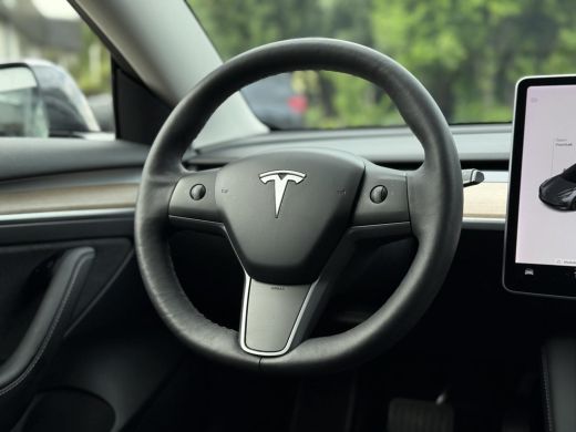 Tesla Model 3 Range Plus | Autopilot | Panorama | Leder | Navi | Camera ActivLease financial lease