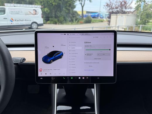 Tesla Model 3 Range Plus | Autopilot | Panorama | Leder | Navi | Camera ActivLease financial lease
