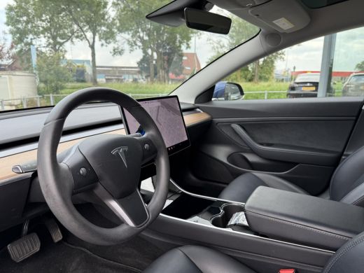 Tesla Model 3 Range Plus | Autopilot | Panorama | Leder | Navi | Camera ActivLease financial lease