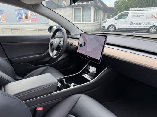 Tesla Model 3 Range Plus | Autopilot | Panorama | Leder | Navi | Camera ActivLease financial lease