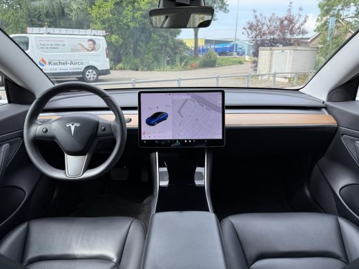 Tesla Model 3 Range Plus | Autopilot | Panorama | Leder | Navi | Camera ActivLease financial lease
