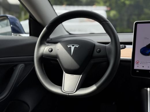 Tesla Model 3 Range Plus | Autopilot | Panorama | Leder | Navi | Camera ActivLease financial lease
