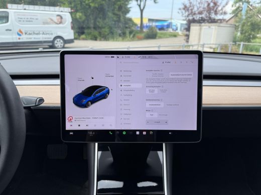 Tesla Model 3 Range Plus | Autopilot | Panorama | Leder | Navi | Camera ActivLease financial lease
