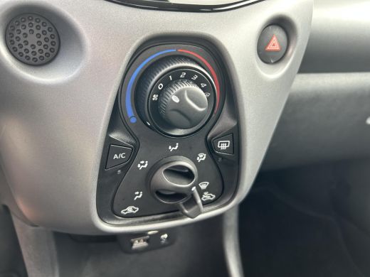 Toyota Aygo 1.0 VVT-i x-cite Automaat ActivLease financial lease
