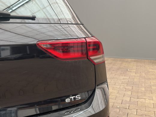 Volkswagen Golf 1.5 eTSI Style Camera | Virtueel Dashboard | Navigatie | Parkeersensoren Voor + Achter | Carplay ... ActivLease financial lease