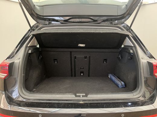 Volkswagen Golf 1.5 eTSI Style Camera | Virtueel Dashboard | Navigatie | Parkeersensoren Voor + Achter | Carplay ... ActivLease financial lease