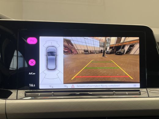 Volkswagen Golf 1.5 eTSI Style Camera | Virtueel Dashboard | Navigatie | Parkeersensoren Voor + Achter | Carplay ... ActivLease financial lease