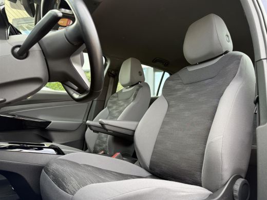 Volkswagen ID.4 Aut. Pure Edition Waterpomp | Navi | Camera | Keyless | ActivLease financial lease