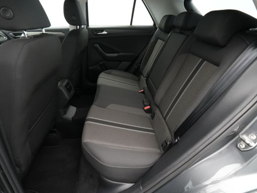 Volkswagen T-Roc 1.0 TSI 115pk Style Navigatie Pdc Acc Clima 329 ActivLease financial lease