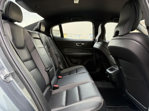 Volvo  S60 2.0 B3 Aut. R-Design | Navi | R-Design stoelen | Memory | ActivLease financial lease