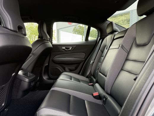 Volvo  S60 2.0 B3 Aut. R-Design | Navi | R-Design stoelen | Memory | ActivLease financial lease