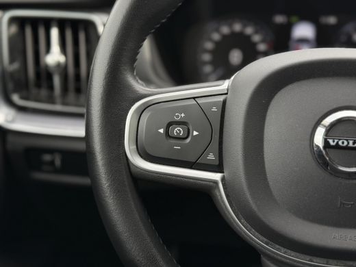 Volvo  V60 2.0 B3 Aut. 163pk MHEV Momentum | Navi | LED | Trekhaak | LMV ActivLease financial lease