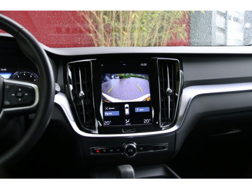 Volvo  V60 2.0 B3 Momentum Business | Camera | Adaptive Cruise | Pilot Assist ActivLease financial lease