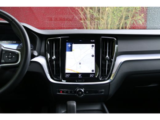 Volvo  V60 2.0 B3 Momentum Business | Camera | Adaptive Cruise | Pilot Assist ActivLease financial lease
