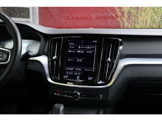 Volvo  V60 2.0 B3 Momentum Business | Camera | Adaptive Cruise | Pilot Assist ActivLease financial lease