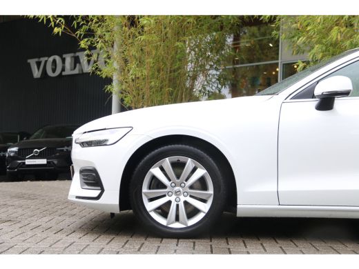 Volvo  V60 2.0 B3 Momentum Business | Camera | Adaptive Cruise | Pilot Assist ActivLease financial lease