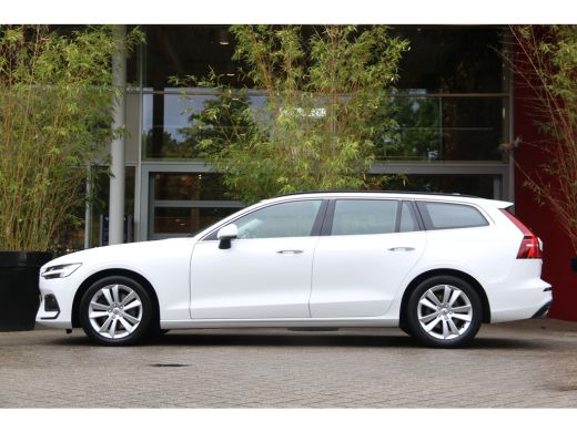 Volvo  V60 2.0 B3 Momentum Business | Camera | Adaptive Cruise | Pilot Assist ActivLease financial lease