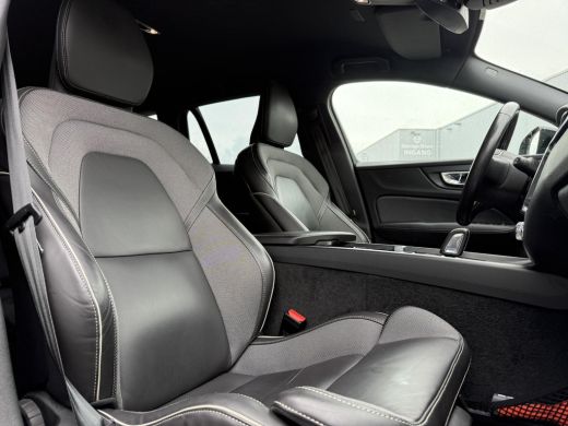 Volvo  V60 2.0 B4 Aut. R-Design | Navi | Camera | Trekhaak | Memory | ActivLease financial lease