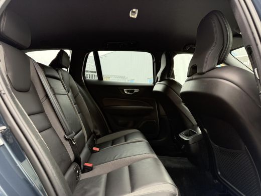 Volvo  V60 2.0 B4 Aut. R-Design | Navi | Camera | Trekhaak | Memory | ActivLease financial lease