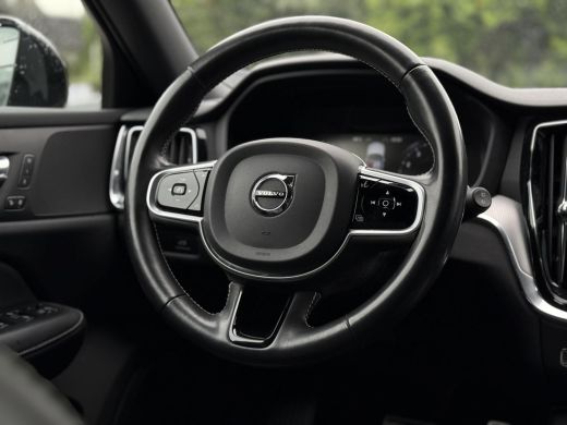Volvo  V60 2.0 B4 Aut. R-Design | Navi | Camera | Trekhaak | Memory | ActivLease financial lease