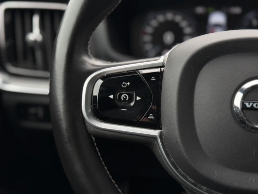 Volvo  V60 2.0 B4 Aut. R-Design | Navi | Camera | Trekhaak | Memory | ActivLease financial lease