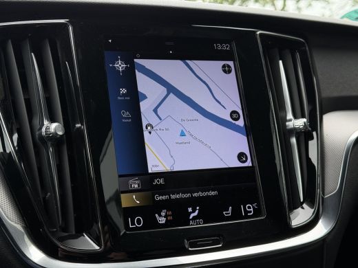 Volvo  V60 2.0 B4 Aut. R-Design | Navi | Camera | Trekhaak | Memory | ActivLease financial lease