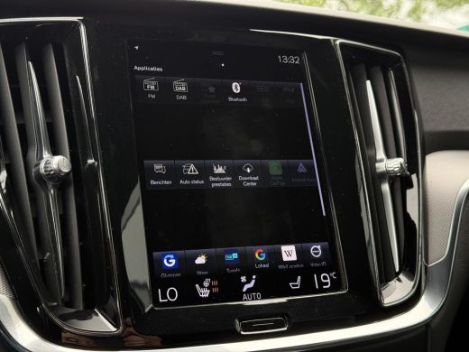 Volvo  V60 2.0 B4 Aut. R-Design | Navi | Camera | Trekhaak | Memory | ActivLease financial lease